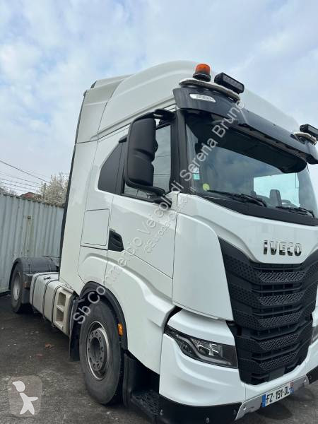 Traktor Iveco