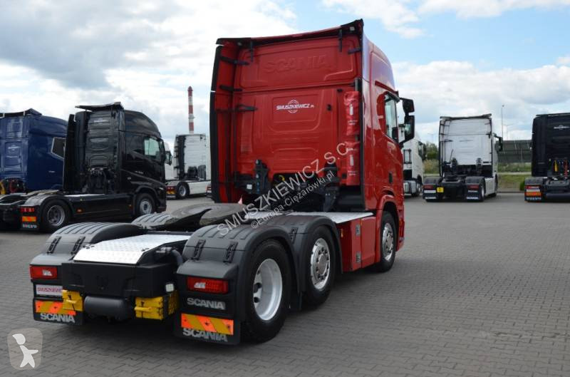 Влекач Scania