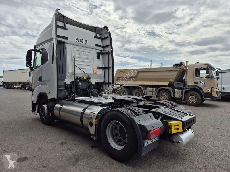 جرار Iveco 460 GNL / INTARDER