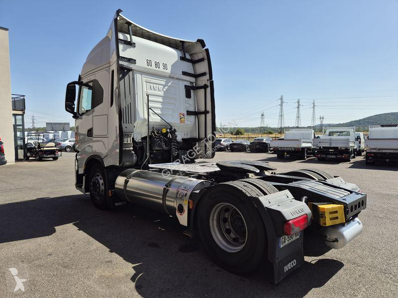 جرار Iveco 460 GNL / INTARDER
