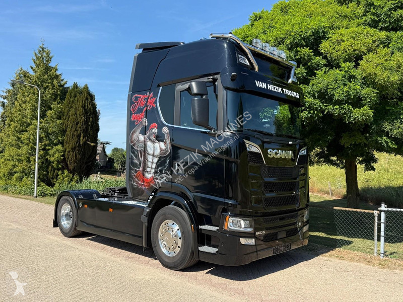 جرار Scania S660...