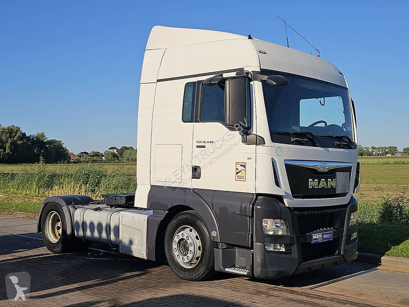 Cap tractor MAN 18.440
