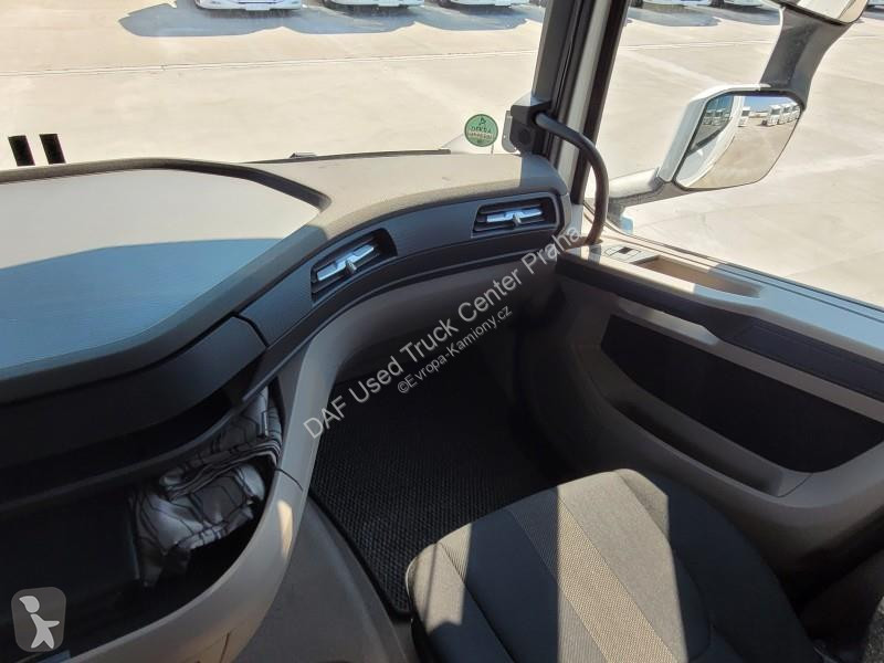 جرار DAF XG  FT LOW DECK 4X2