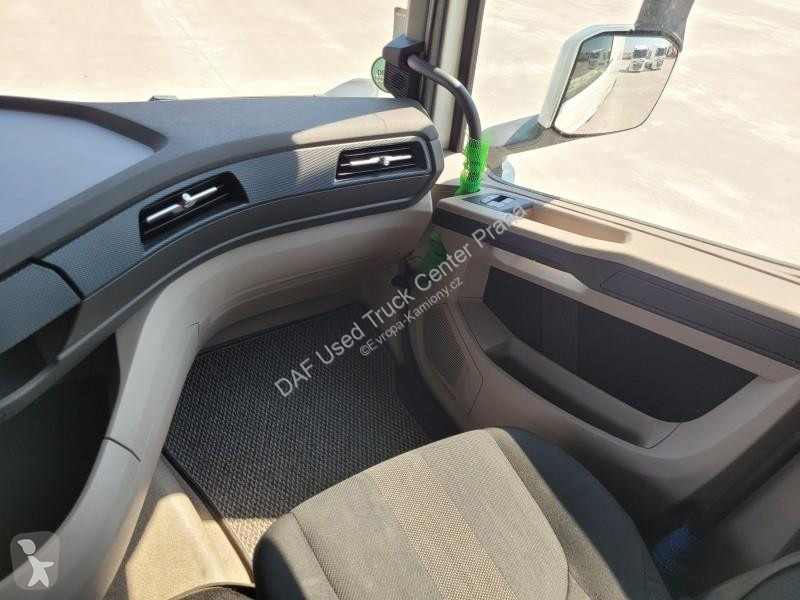 جرار DAF XG  FT LOW DECK 4X2