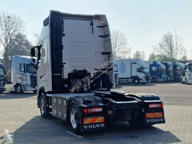 جرار Volvo 13500 Globetrotter XL 4x2 - Low deck...