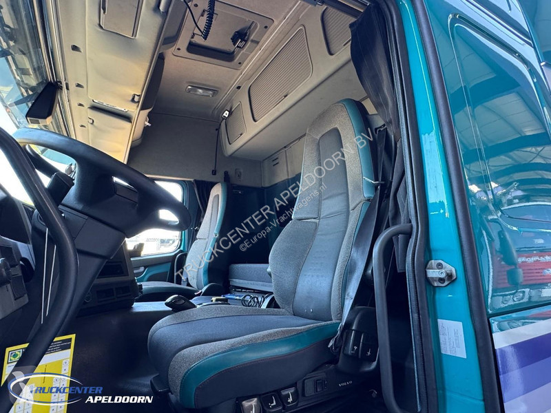 جرار Volvo Globetrotter 4x2
