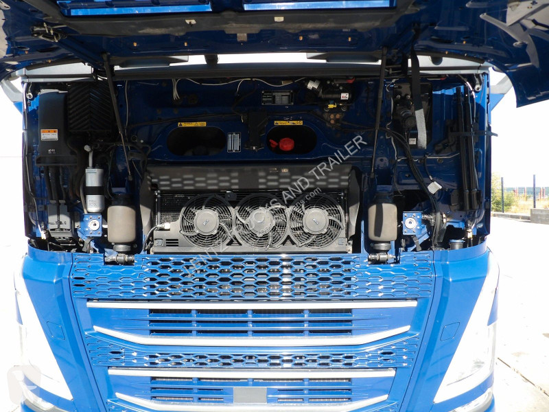 جرار Volvo FH460-SPOILER-FG NR...