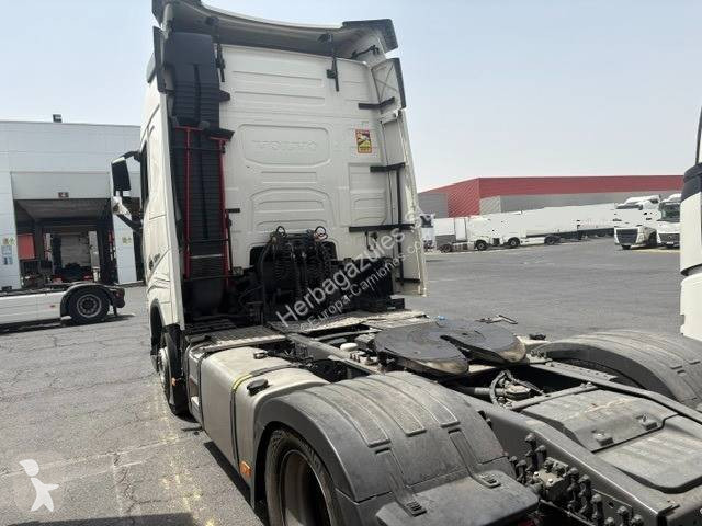 جرار Volvo