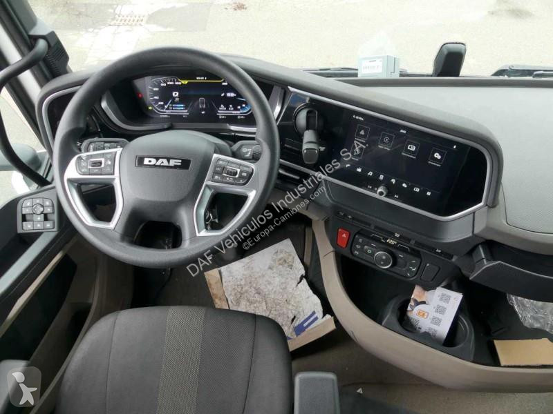 جرار DAF XG  FT 4X2