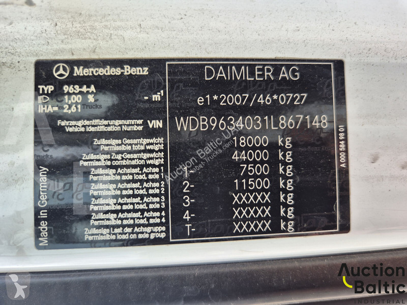 جرار Mercedes 1845 LS