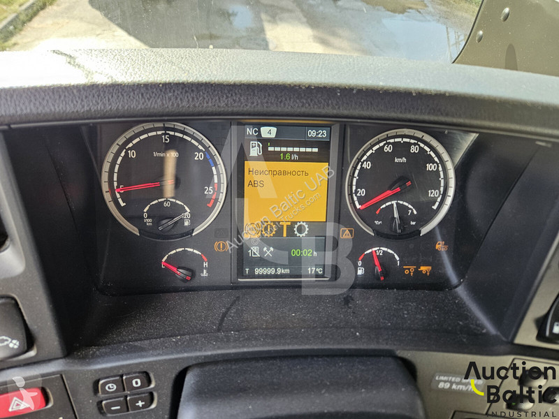 جرار Scania 480