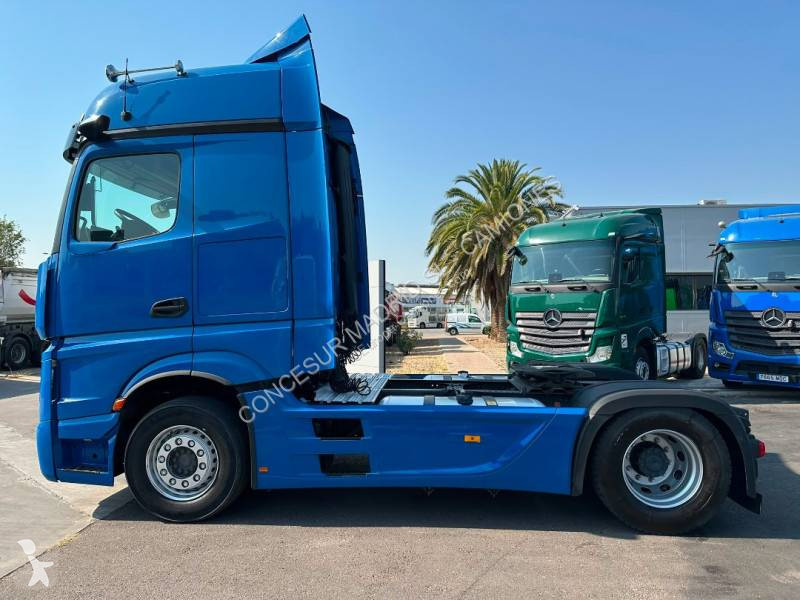 Traktor Mercedes