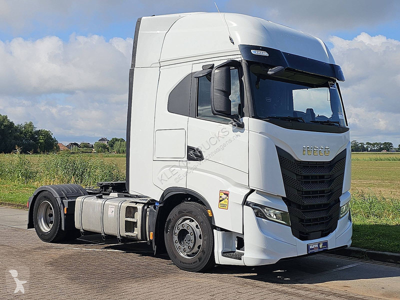 جرار Iveco AS440S49