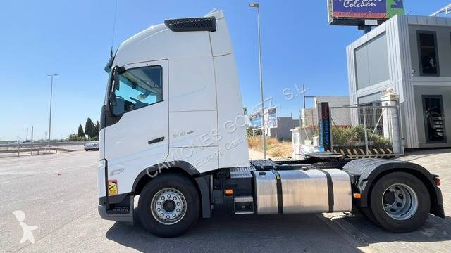 جرار Volvo