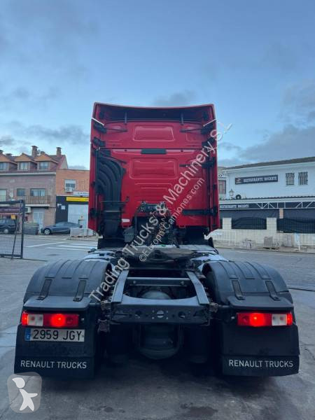 Cap tractor Renault
