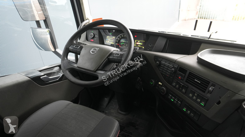 جرار Volvo 420 6X2 Adr tractor unit