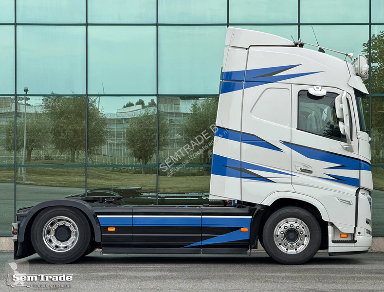 Tracteur Volvo 13500 GLOBETROTTER ONLY 312.000...