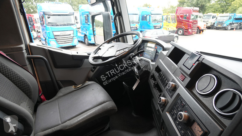 Cap tractor Renault T 460 comfort tractor unit