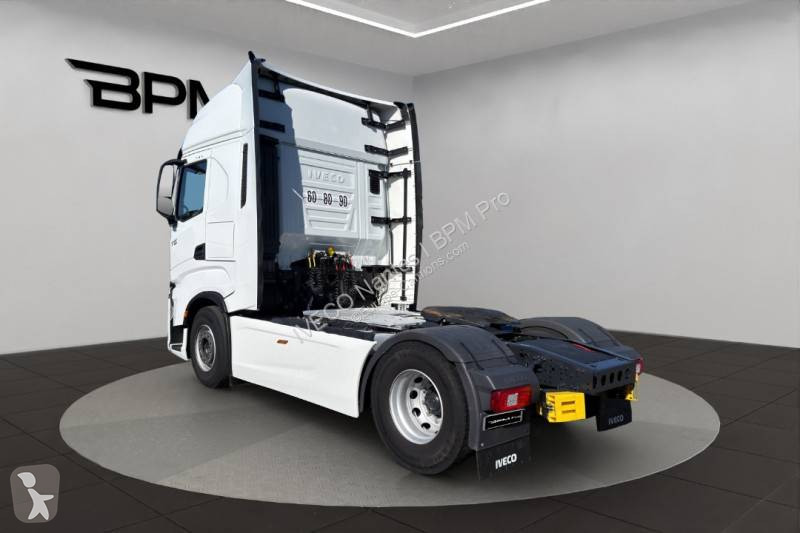 Cabeza tractora Iveco