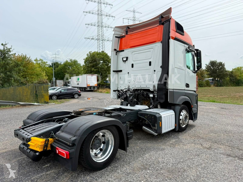 Trekker Mercedes 1845 LSnRL BigSpace Low Liner...