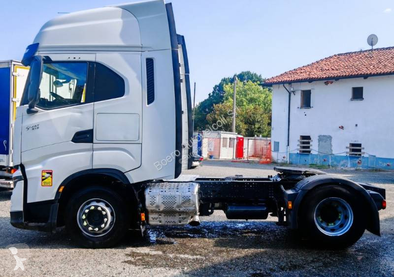 Cabeza tractora Iveco