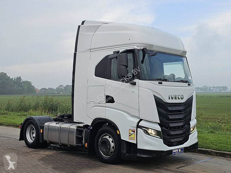 Trekker Iveco AS440S51
