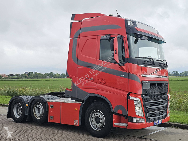 Trekker Volvo 460 6X2 XENON SKIRTS