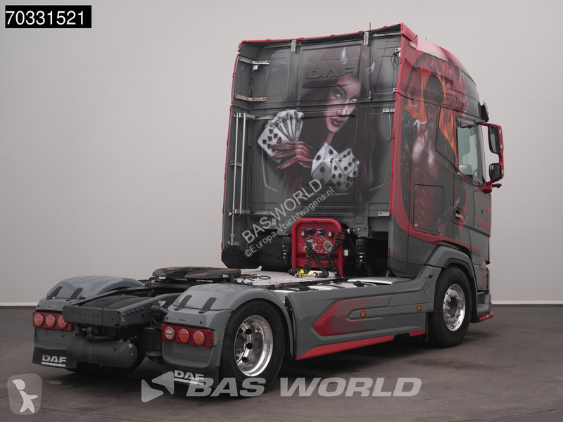 Cabeza tractora DAF + 530 + 4X2 Special!...