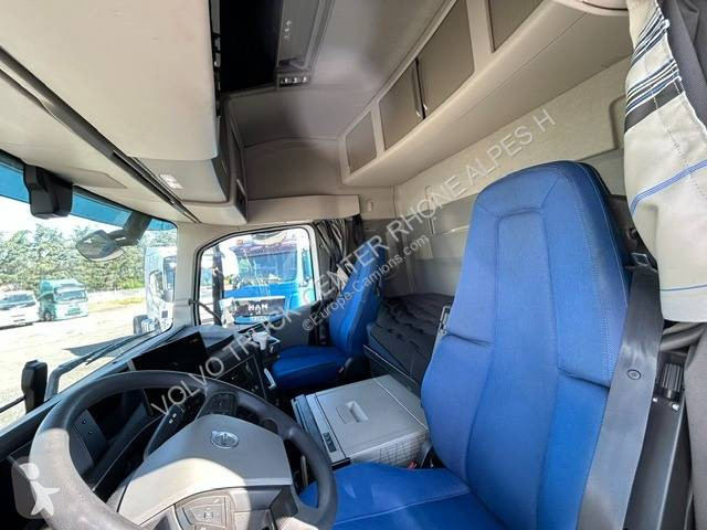 Cabeza tractora Volvo