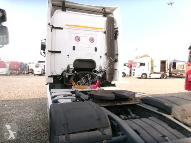 Cabeza tractora Mercedes 1843 LS