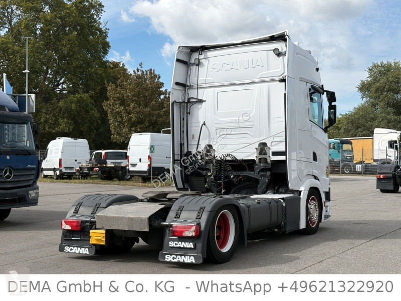 Cabeza tractora Scania...