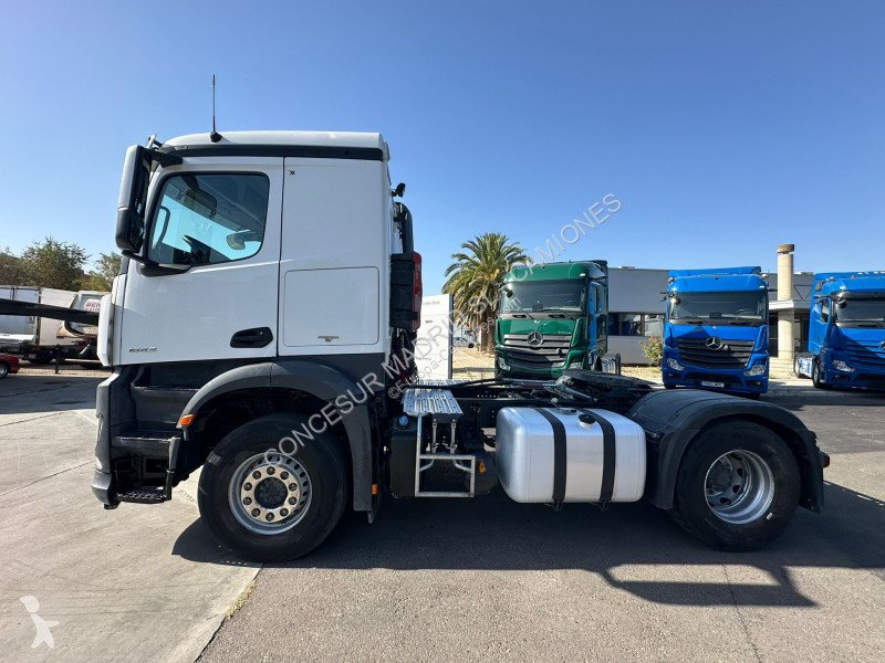 Cabeza tractora Mercedes  1843 LS