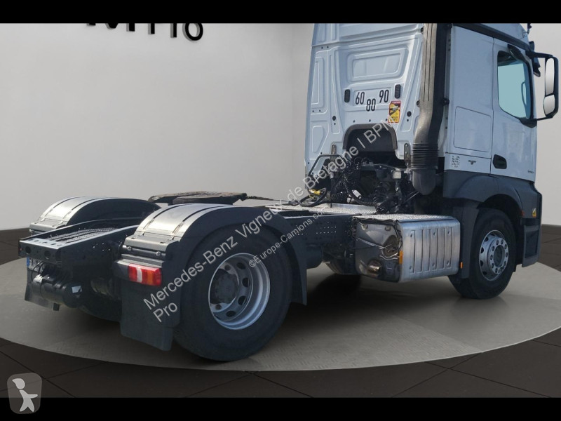 Cabeza tractora Mercedes II 1842 StreamSpace...