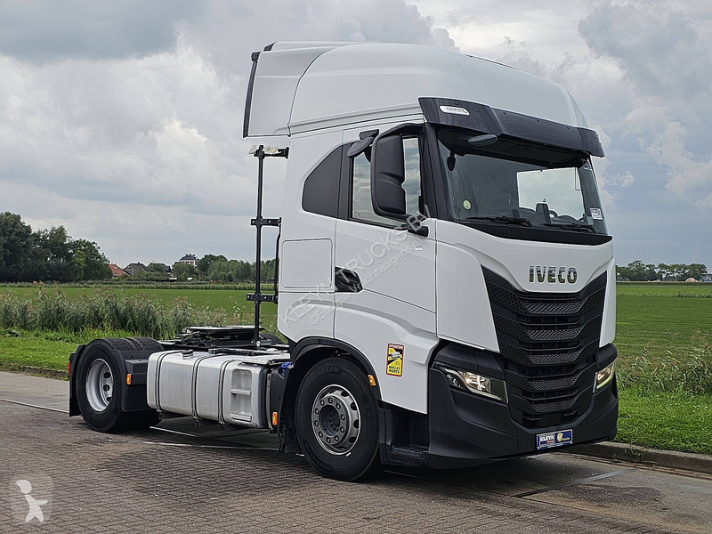 Tahač Iveco AS440S48