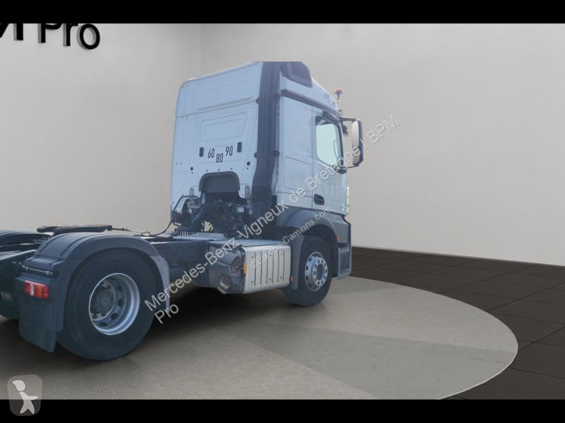 Cabeza tractora Mercedes II 1842 StreamSpace...