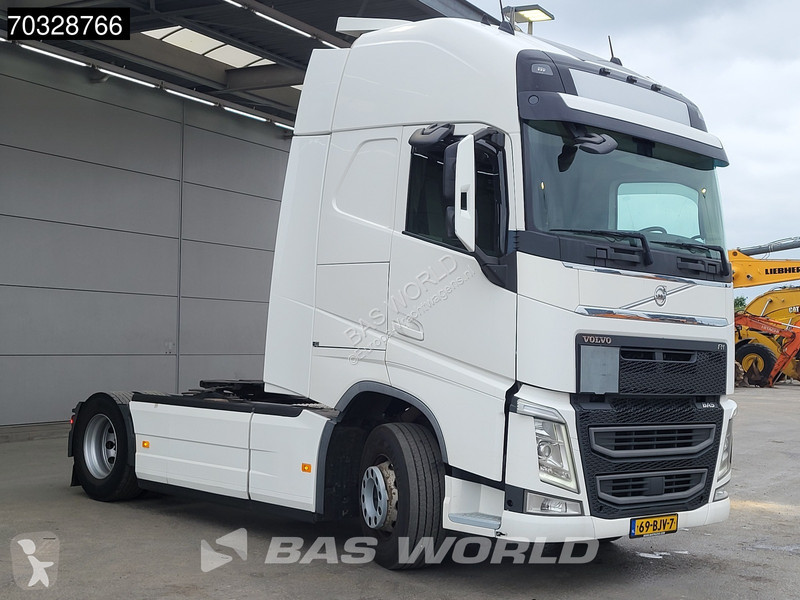 Tahač Volvo 500 4X2 XL 2xTanks Xenon I-ParkCool...