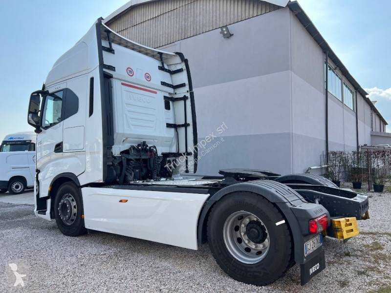 Cabeza tractora Iveco 490