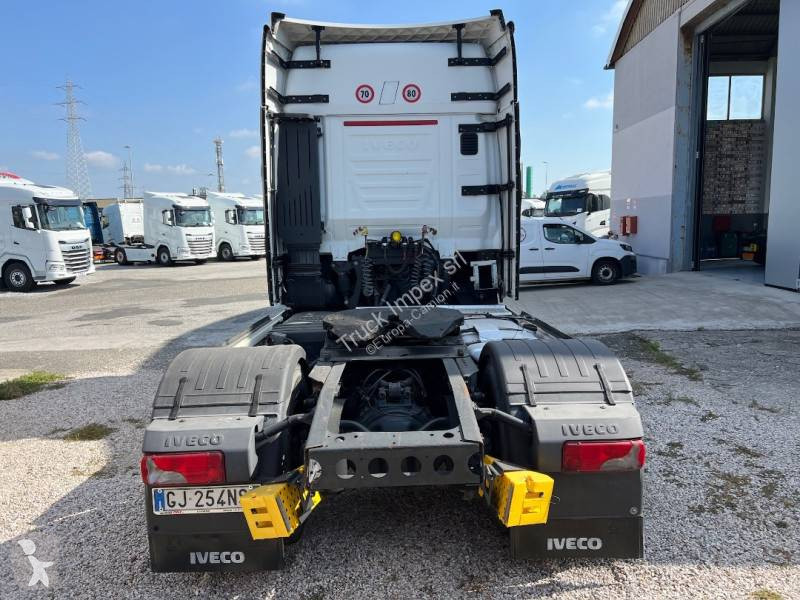 Cabeza tractora Iveco 490