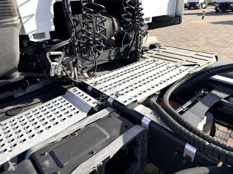 Cabeza tractora Renault 520