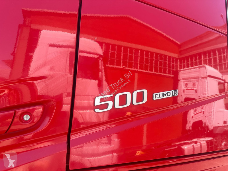 Tahač Volvo 500