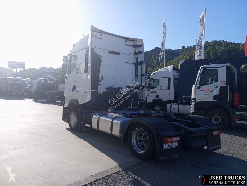 Tahač Renault