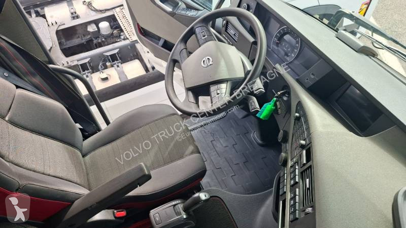 Tahač Volvo 500