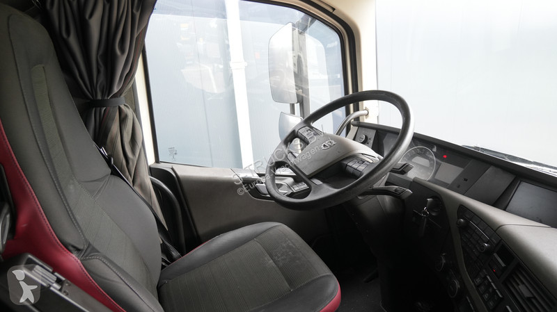 Tahač Volvo 130 ton's 8x4 tractor unit