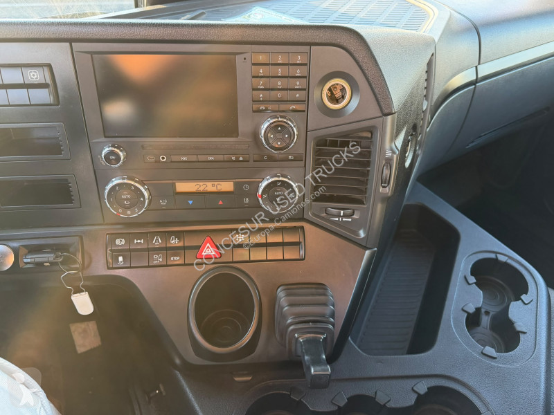 Cabeza tractora Mercedes  1845LS