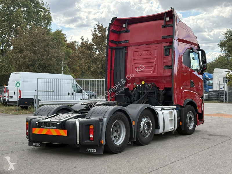 Nyergesvontató Iveco S...