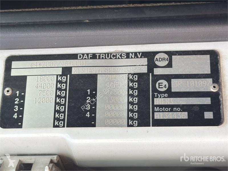 Cabeza tractora DAF 4x2 S/A Sleeper Truck Tractor