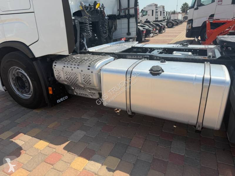Cabeza tractora Iveco 490