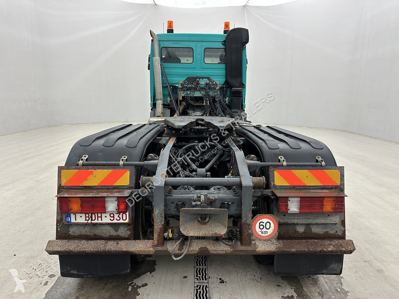 Nyergesvontató Mercedes 3343 - 6x6 - nieuwstaat