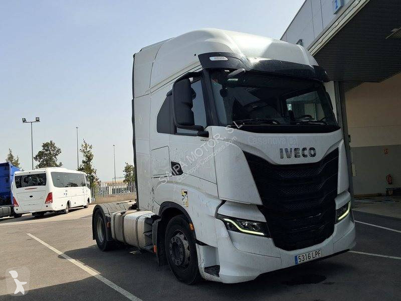 Nyergesvontató Iveco 510