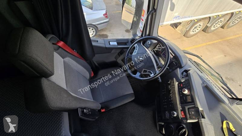 Nyergesvontató Renault 520 24.5 DTI 13